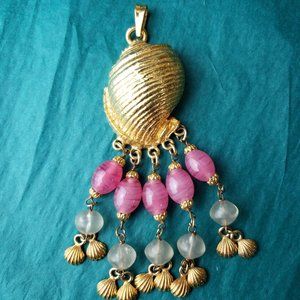 2/20$ Kenneth Cole Big statement shell pendant